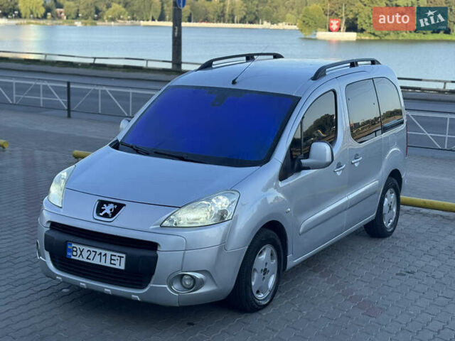 Серый Пежо Partner, объемом двигателя 1.56 л и пробегом 265 тыс. км за 6450 $, фото 33 на Automoto.ua