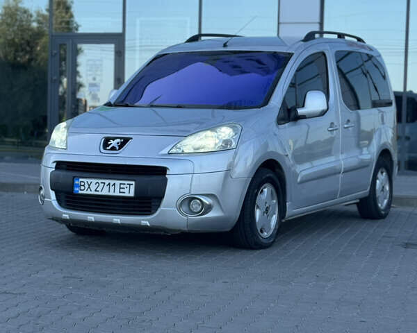 Серый Пежо Partner, объемом двигателя 1.56 л и пробегом 265 тыс. км за 6450 $, фото 76 на Automoto.ua