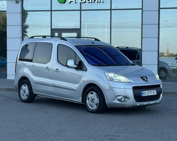 Серый Пежо Partner, объемом двигателя 1.56 л и пробегом 265 тыс. км за 6450 $, фото 70 на Automoto.ua