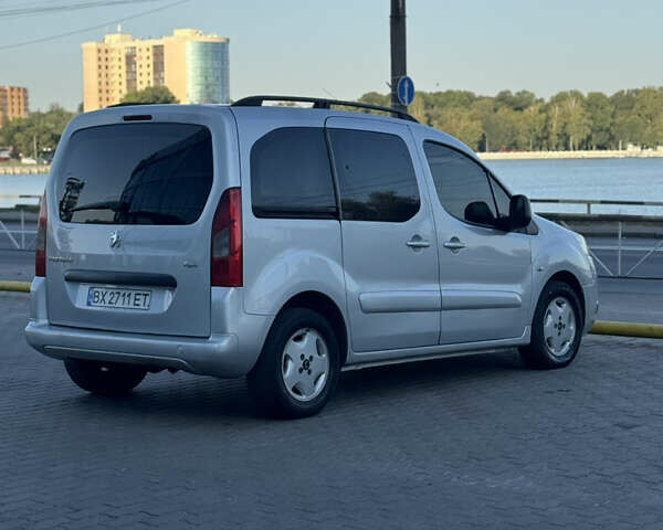 Серый Пежо Partner, объемом двигателя 1.56 л и пробегом 265 тыс. км за 6450 $, фото 69 на Automoto.ua