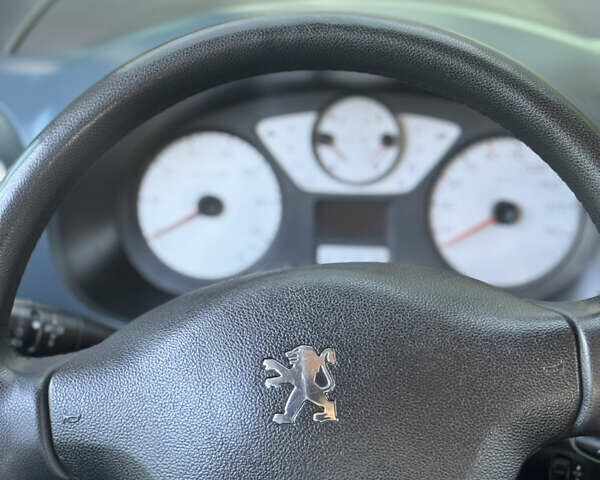 Серый Пежо Partner, объемом двигателя 1.56 л и пробегом 265 тыс. км за 6450 $, фото 50 на Automoto.ua