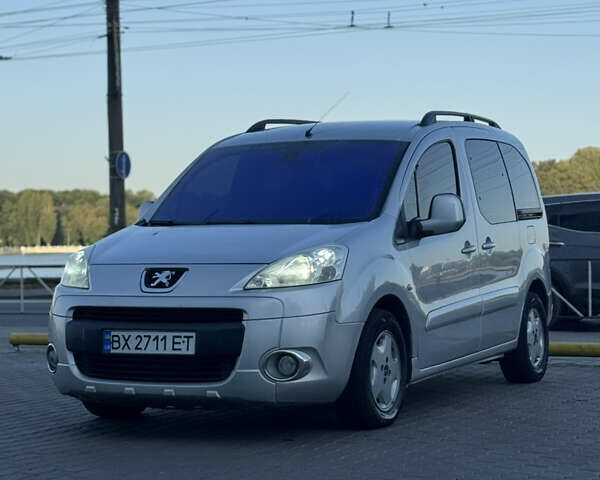 Серый Пежо Partner, объемом двигателя 1.56 л и пробегом 265 тыс. км за 6450 $, фото 34 на Automoto.ua