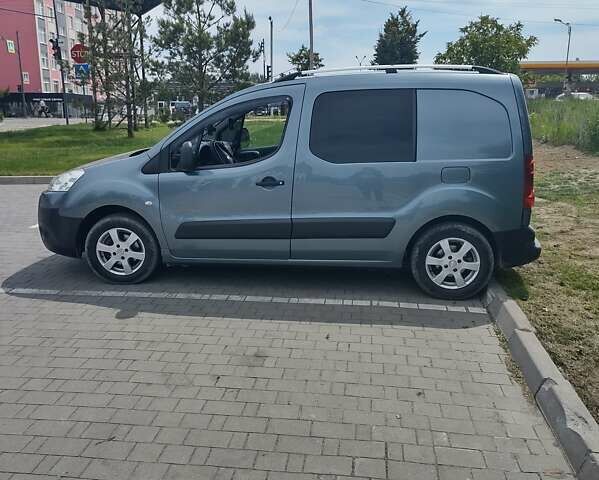 Серый Пежо Partner, объемом двигателя 1.6 л и пробегом 208 тыс. км за 7000 $, фото 6 на Automoto.ua