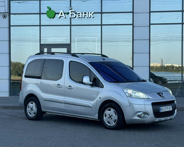 Серый Пежо Partner, объемом двигателя 1.56 л и пробегом 265 тыс. км за 6450 $, фото 21 на Automoto.ua