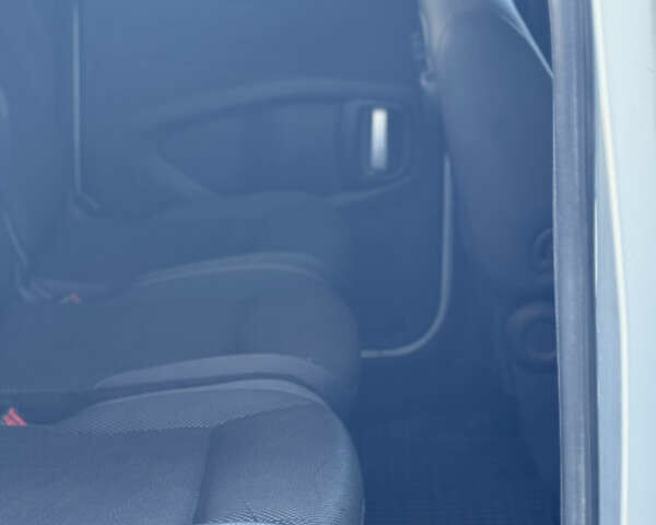 Серый Пежо Partner, объемом двигателя 1.56 л и пробегом 265 тыс. км за 6450 $, фото 54 на Automoto.ua