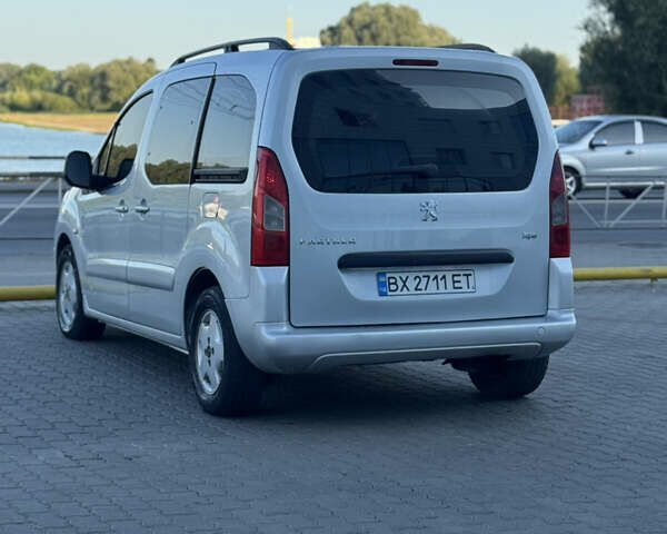 Серый Пежо Partner, объемом двигателя 1.56 л и пробегом 265 тыс. км за 6450 $, фото 6 на Automoto.ua