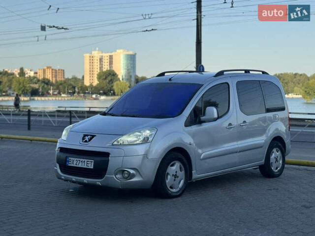 Серый Пежо Partner, объемом двигателя 1.56 л и пробегом 265 тыс. км за 6450 $, фото 28 на Automoto.ua