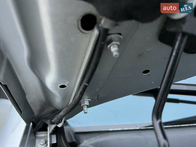 Серый Пежо Partner, объемом двигателя 1.6 л и пробегом 228 тыс. км за 7950 $, фото 124 на Automoto.ua