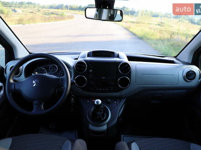 Серый Пежо Partner, объемом двигателя 1.6 л и пробегом 163 тыс. км за 8450 $, фото 61 на Automoto.ua