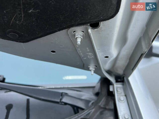 Серый Пежо Partner, объемом двигателя 1.6 л и пробегом 228 тыс. км за 7950 $, фото 122 на Automoto.ua