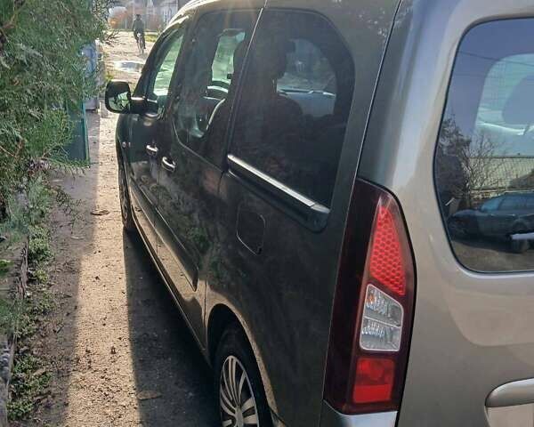 Серый Пежо Partner, объемом двигателя 1.56 л и пробегом 299 тыс. км за 9500 $, фото 3 на Automoto.ua