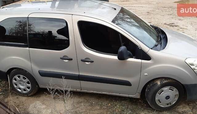 Сірий Пежо Partner, об'ємом двигуна 1.56 л та пробігом 383 тис. км за 5000 $, фото 4 на Automoto.ua