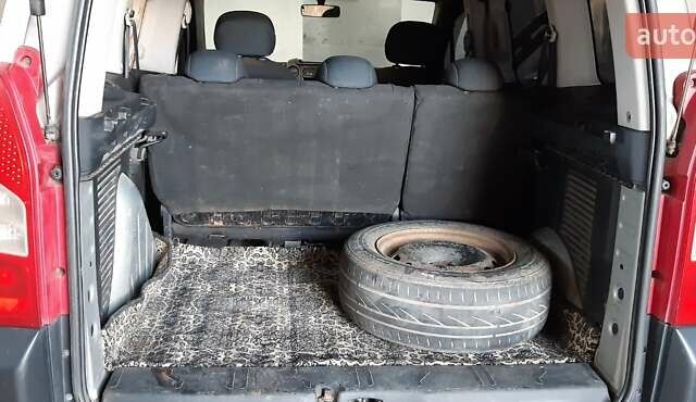 Сірий Пежо Partner, об'ємом двигуна 1.56 л та пробігом 383 тис. км за 5000 $, фото 14 на Automoto.ua