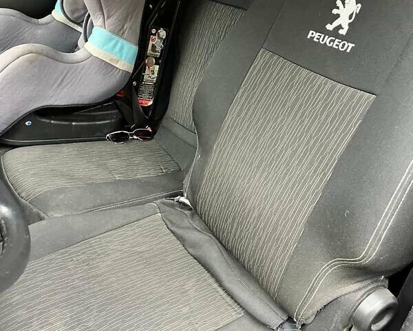 Сірий Пежо Partner, об'ємом двигуна 1.6 л та пробігом 220 тис. км за 6500 $, фото 4 на Automoto.ua