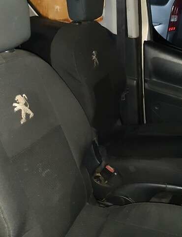 Сірий Пежо Partner, об'ємом двигуна 1.56 л та пробігом 383 тис. км за 5000 $, фото 11 на Automoto.ua