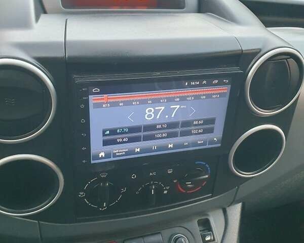 Серый Пежо Partner, объемом двигателя 1.6 л и пробегом 158 тыс. км за 8500 $, фото 13 на Automoto.ua