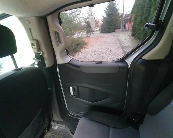 Серый Пежо Partner, объемом двигателя 1.6 л и пробегом 158 тыс. км за 8500 $, фото 20 на Automoto.ua