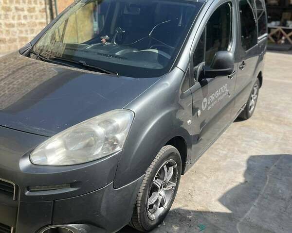 Серый Пежо Partner, объемом двигателя 1.56 л и пробегом 399 тыс. км за 8000 $, фото 4 на Automoto.ua