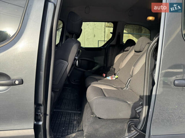 Серый Пежо Partner, объемом двигателя 1.56 л и пробегом 213 тыс. км за 12500 $, фото 12 на Automoto.ua