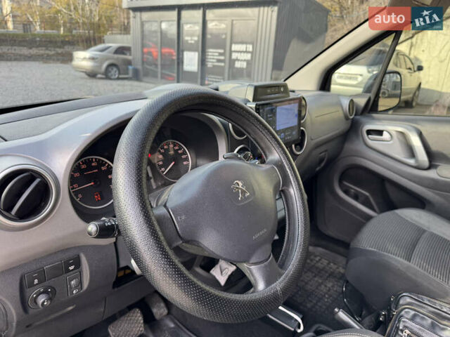 Серый Пежо Partner, объемом двигателя 1.56 л и пробегом 213 тыс. км за 12500 $, фото 8 на Automoto.ua
