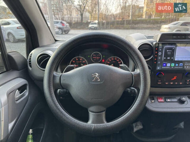 Серый Пежо Partner, объемом двигателя 1.56 л и пробегом 213 тыс. км за 12500 $, фото 14 на Automoto.ua