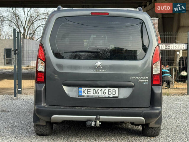 Серый Пежо Partner, объемом двигателя 1.56 л и пробегом 213 тыс. км за 12500 $, фото 3 на Automoto.ua