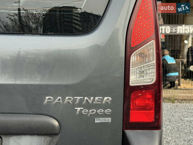 Серый Пежо Partner, объемом двигателя 1.56 л и пробегом 213 тыс. км за 12500 $, фото 6 на Automoto.ua