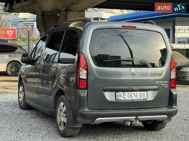 Серый Пежо Partner, объемом двигателя 1.56 л и пробегом 213 тыс. км за 9500 $, фото 4 на Automoto.ua