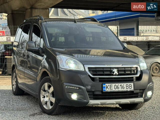 Серый Пежо Partner, объемом двигателя 1.56 л и пробегом 213 тыс. км за 12500 $, фото 1 на Automoto.ua