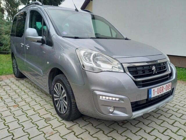 Серый Пежо Partner, объемом двигателя 1.2 л и пробегом 134 тыс. км за 6300 $, фото 11 на Automoto.ua