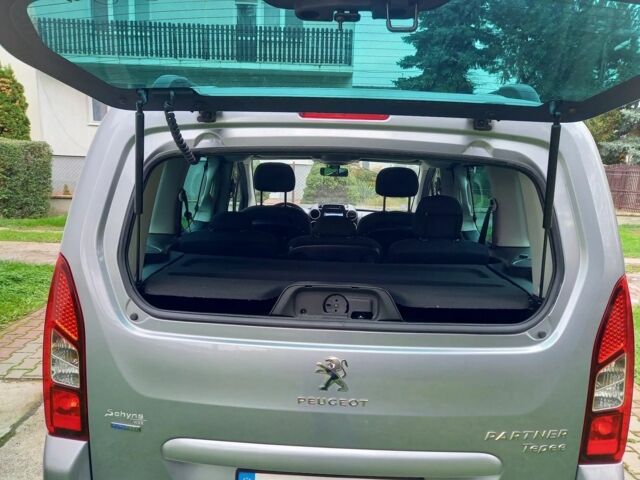 Серый Пежо Partner, объемом двигателя 1.2 л и пробегом 134 тыс. км за 6300 $, фото 4 на Automoto.ua