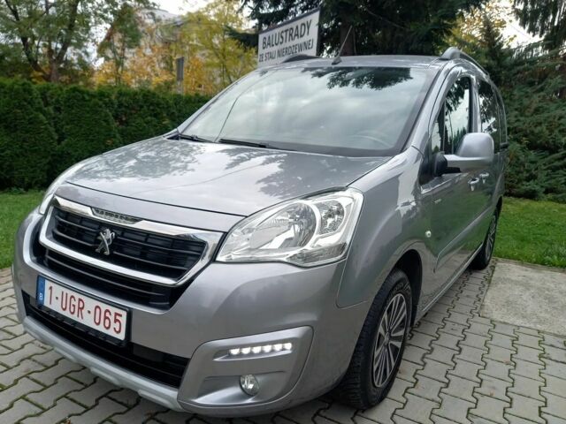 Серый Пежо Partner, объемом двигателя 1.2 л и пробегом 134 тыс. км за 6300 $, фото 16 на Automoto.ua