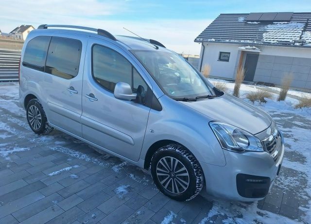 Серый Пежо Partner, объемом двигателя 1.6 л и пробегом 199 тыс. км за 5500 $, фото 3 на Automoto.ua