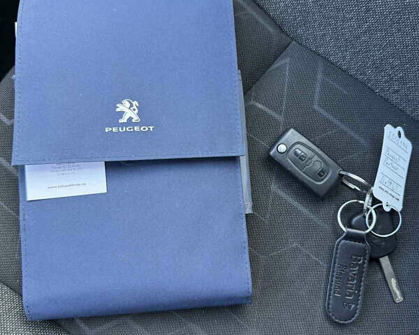 Сірий Пежо Partner, об'ємом двигуна 0 л та пробігом 23 тис. км за 10600 $, фото 17 на Automoto.ua