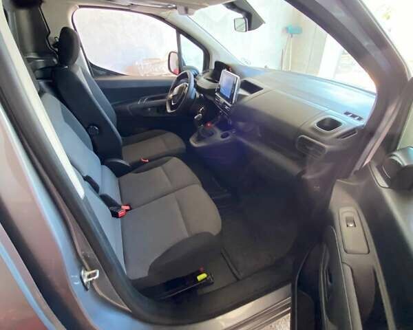Серый Пежо Partner, объемом двигателя 1.5 л и пробегом 69 тыс. км за 16800 $, фото 40 на Automoto.ua