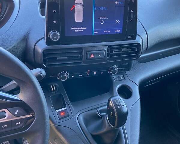 Серый Пежо Partner, объемом двигателя 1.5 л и пробегом 69 тыс. км за 16800 $, фото 32 на Automoto.ua