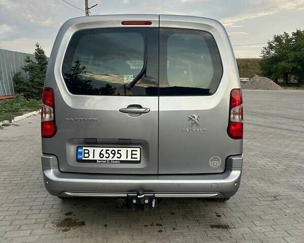Серый Пежо Partner, объемом двигателя 1.5 л и пробегом 69 тыс. км за 16800 $, фото 7 на Automoto.ua