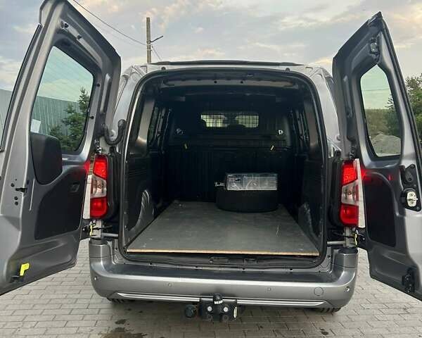 Серый Пежо Partner, объемом двигателя 1.5 л и пробегом 69 тыс. км за 16800 $, фото 2 на Automoto.ua