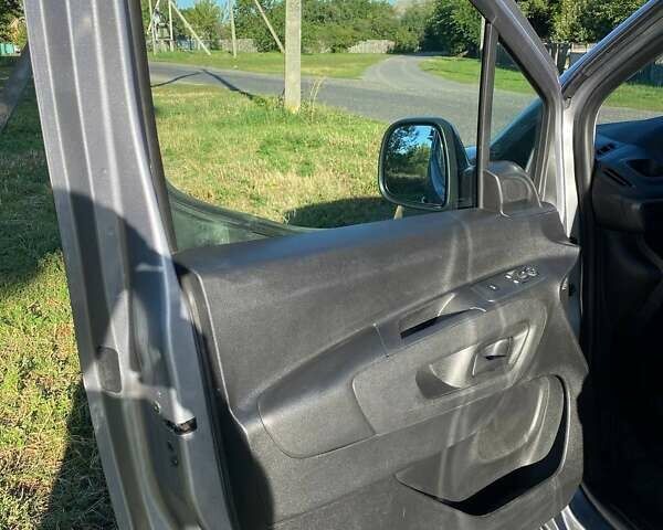 Серый Пежо Partner, объемом двигателя 1.5 л и пробегом 69 тыс. км за 16800 $, фото 28 на Automoto.ua