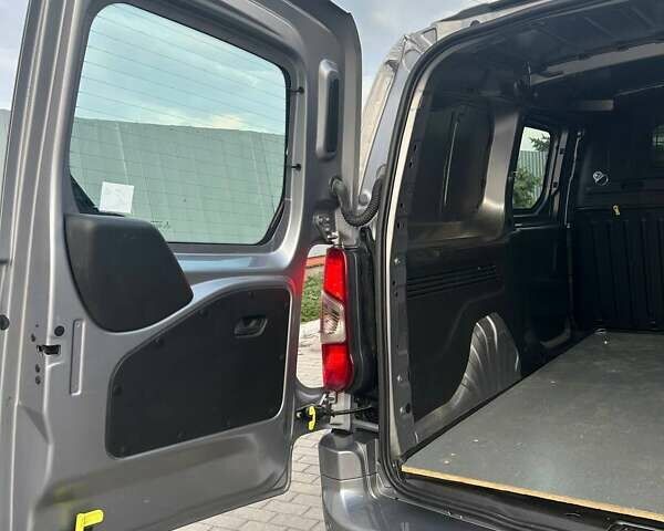 Серый Пежо Partner, объемом двигателя 1.5 л и пробегом 69 тыс. км за 16800 $, фото 14 на Automoto.ua