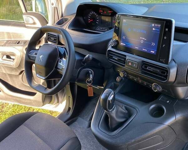 Серый Пежо Partner, объемом двигателя 1.5 л и пробегом 69 тыс. км за 16800 $, фото 23 на Automoto.ua
