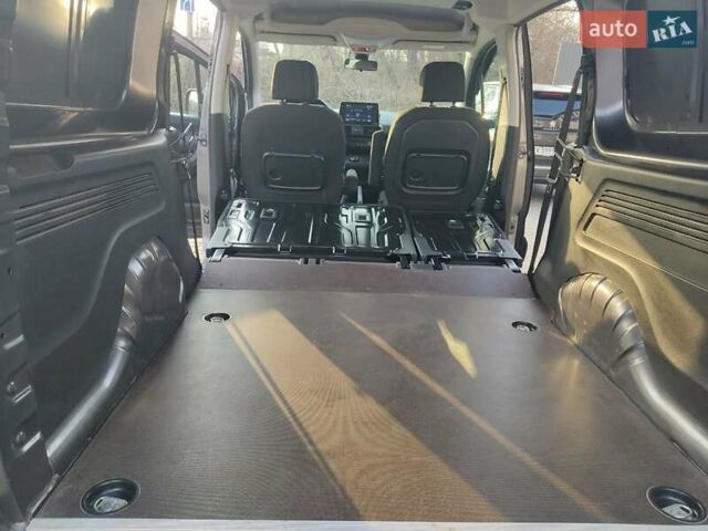 Сірий Пежо Partner, об'ємом двигуна 1.5 л та пробігом 30 тис. км за 19950 $, фото 9 на Automoto.ua
