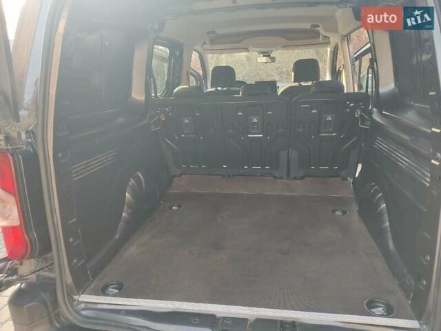 Сірий Пежо Partner, об'ємом двигуна 1.5 л та пробігом 30 тис. км за 19950 $, фото 5 на Automoto.ua