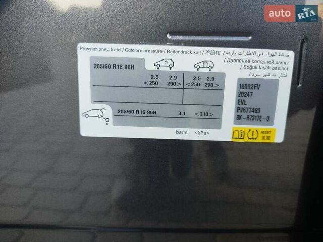 Сірий Пежо Partner, об'ємом двигуна 1.5 л та пробігом 30 тис. км за 19950 $, фото 7 на Automoto.ua