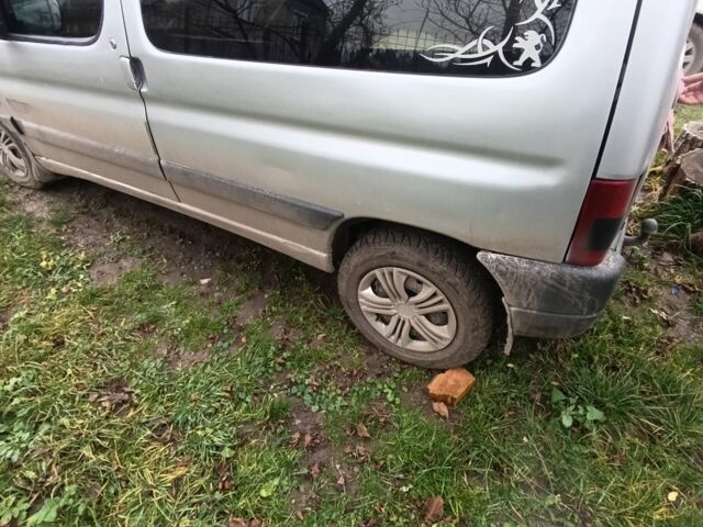 Сірий Пежо Partner, об'ємом двигуна 2 л та пробігом 320 тис. км за 3350 $, фото 19 на Automoto.ua