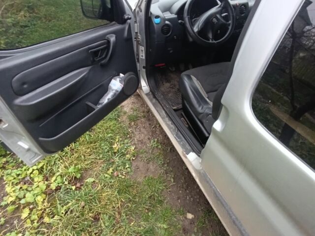 Сірий Пежо Partner, об'ємом двигуна 2 л та пробігом 320 тис. км за 3350 $, фото 20 на Automoto.ua