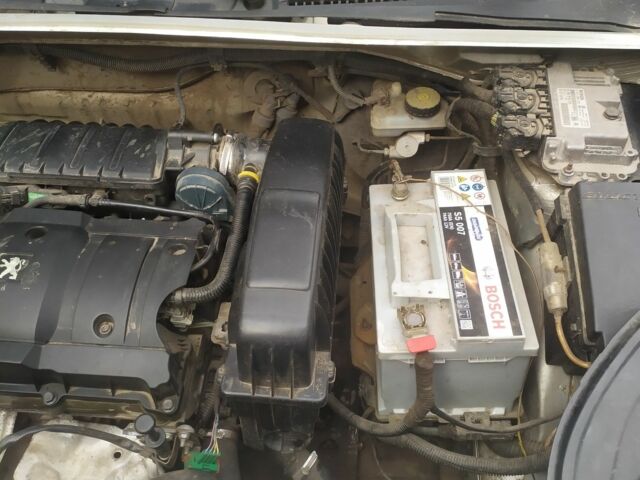 Серый Пежо Partner, объемом двигателя 1.6 л и пробегом 323 тыс. км за 4200 $, фото 3 на Automoto.ua