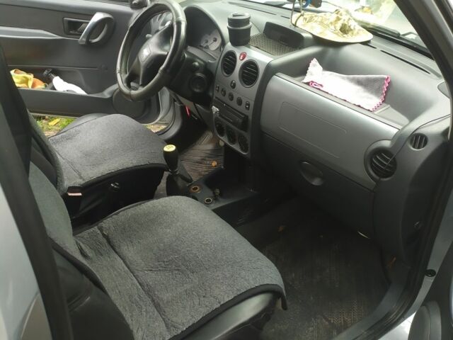 Серый Пежо Partner, объемом двигателя 1.6 л и пробегом 323 тыс. км за 4200 $, фото 5 на Automoto.ua