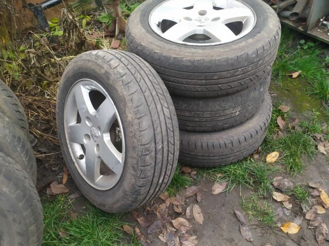 Серый Пежо Partner, объемом двигателя 1.6 л и пробегом 323 тыс. км за 4200 $, фото 16 на Automoto.ua