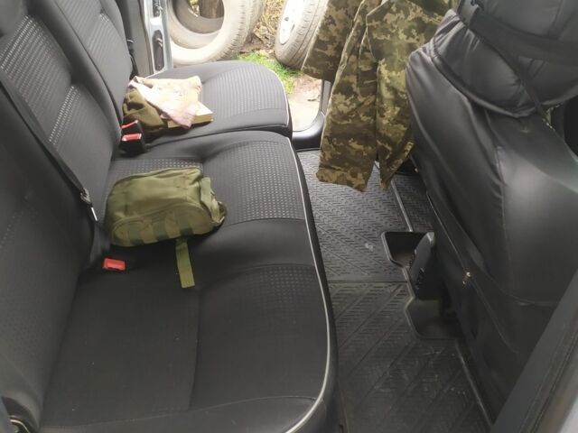 Серый Пежо Partner, объемом двигателя 1.6 л и пробегом 323 тыс. км за 4200 $, фото 6 на Automoto.ua